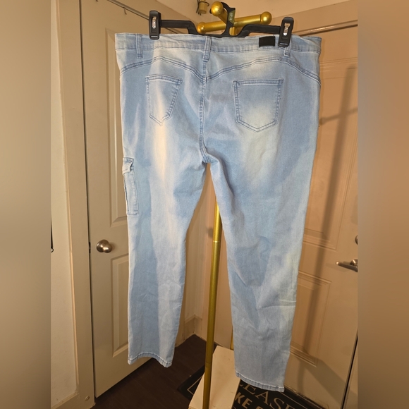 Light Blue Women's Cargo Jeans Nwot Plus - Picture 7 of 8